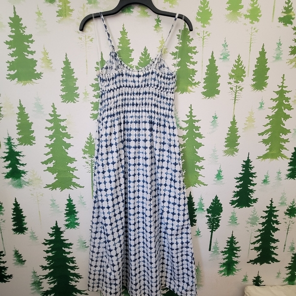 New A.n.a Smocked Sleeveless Dress. - Picture 2 of 9